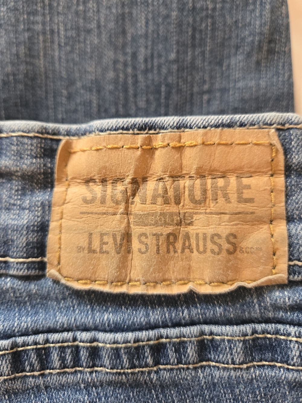 Signature by Levi Strauss Women's Medium Blue Skinny Jeans